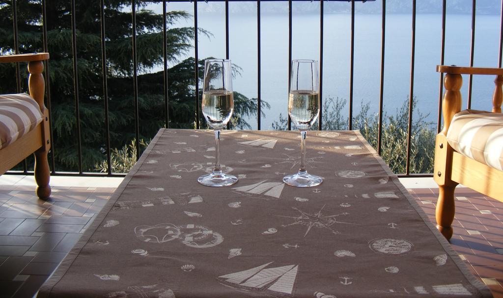 Casa Palmira Daire Brenzone sul Garda Dış mekan fotoğraf